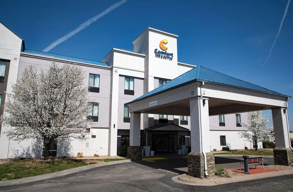 Comfort Inn & Suites Hutchinson2