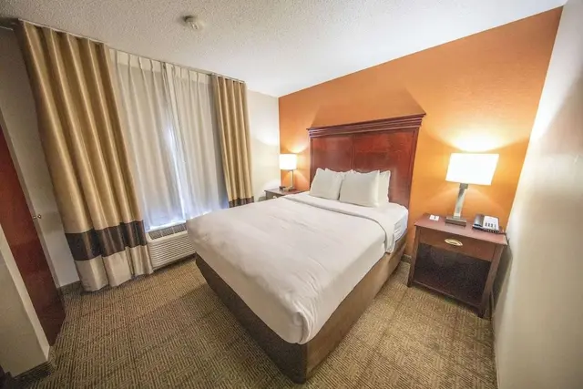 Executive Suite, 1 Queen Bed with Sofa bed, Non Smoking (2 Person Sofa Bed)