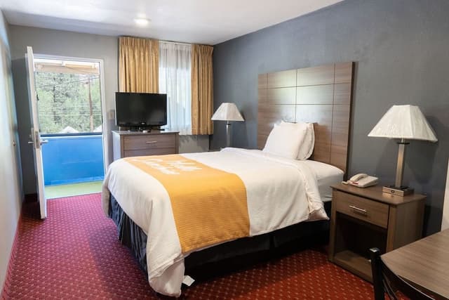Classic Room, 1 Queen Bed