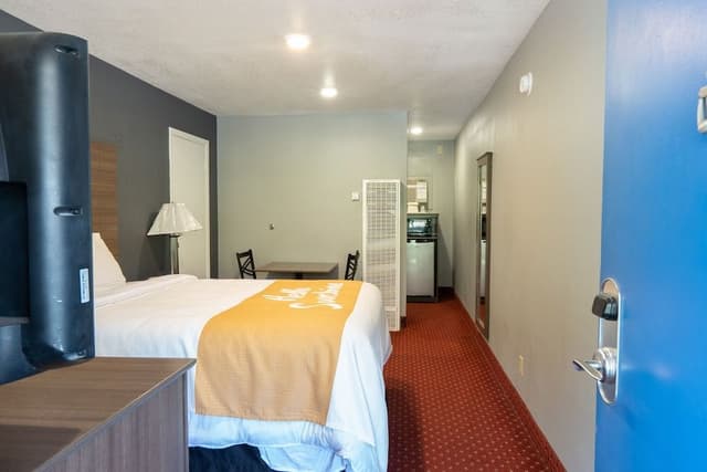 Classic Room, 1 Queen Bed