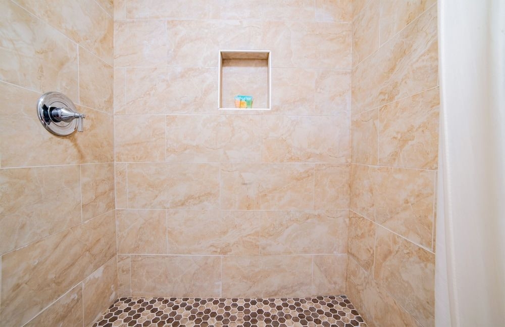 AMERICAS BEST VALUE INN TURLOCK1