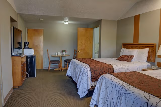 Standard Room, 2 Queen Beds, Non Smoking
