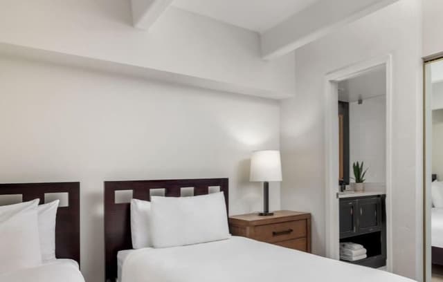 Condo (Platinum 4 Bath)