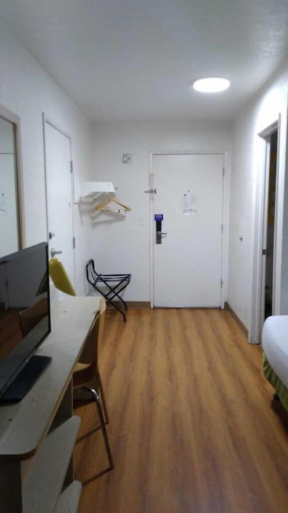 Deluxe Room, 2 Double Beds, Hearing Accessible, Non Smoking
