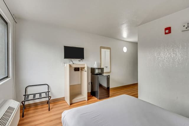 Deluxe Room, 1 Double Bed, Accessible Bathtub, Non Smoking