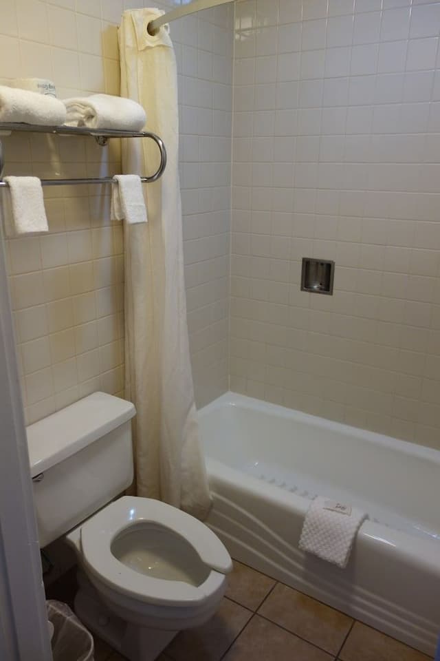 Basic Double Room, 2 Double Beds, Non Smoking