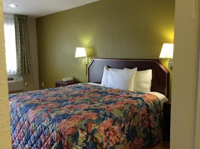 Standard Room, 1 King Bed