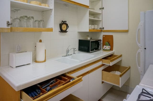 Deluxe King Studio with Fireplace & Kitchen (116C)
