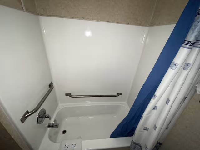 Basic Double Room, 2 Queen Beds