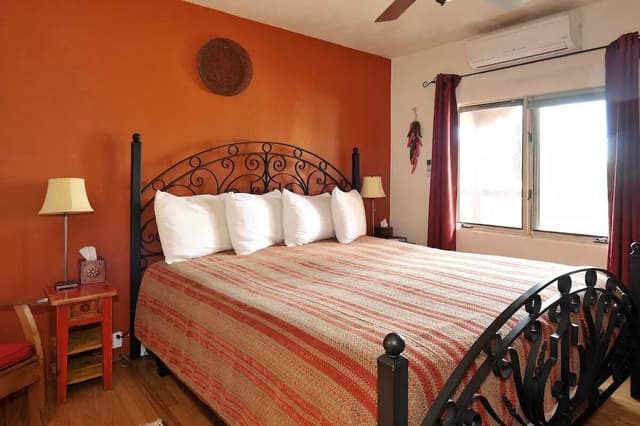 Traditional Room, 1 King Bed