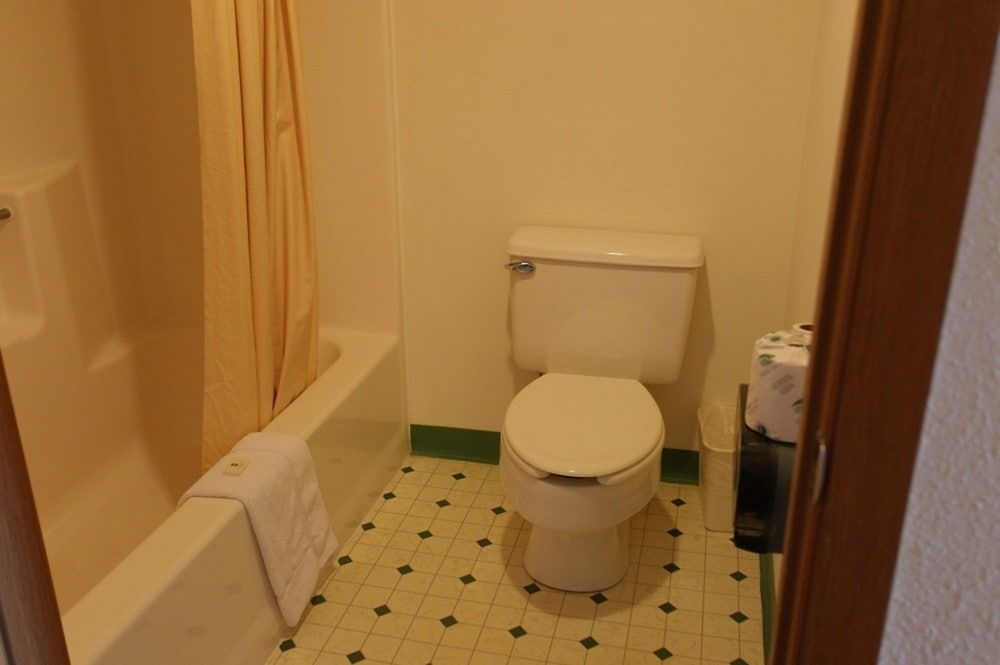 State Line Inn2