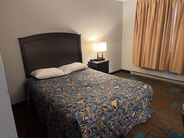 Room, 1 Queen Bed, Non Smoking
