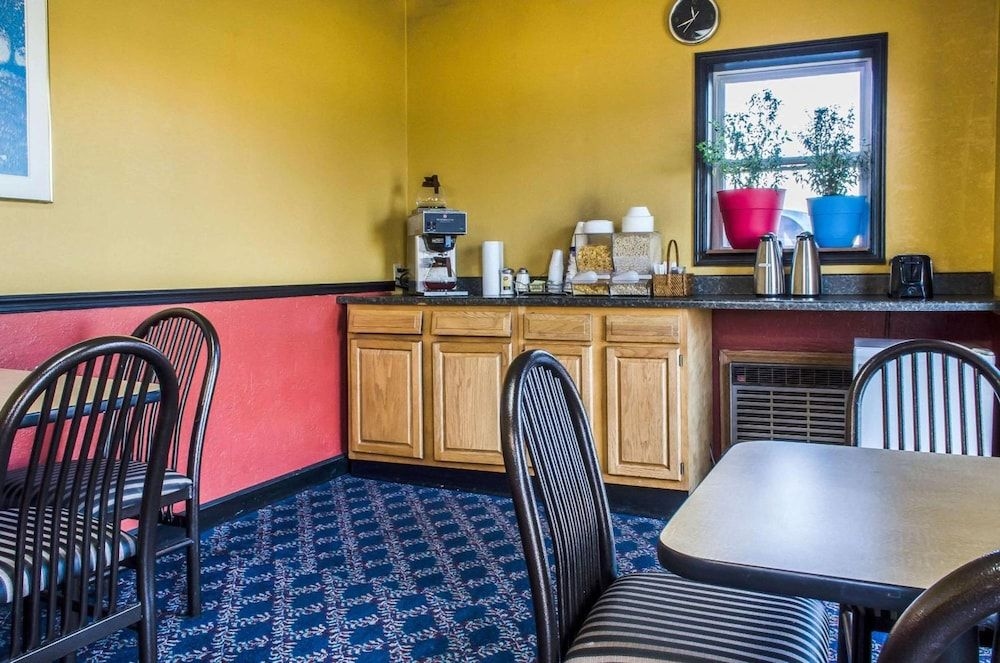 Rodeway Inn Lewisburg2