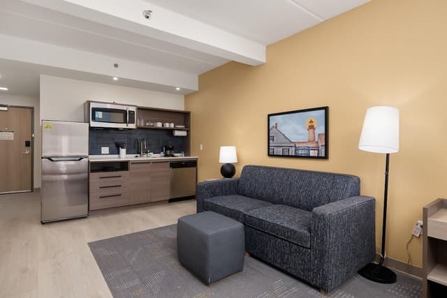 Studio Suite, 1 King Bed, Accessible (Roll-In Shower)