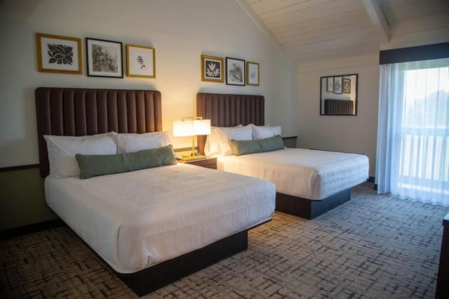 Room, 2 Queen Beds, Non Smoking (Golf View)
