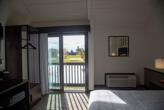 Room, 2 Queen Beds, Non Smoking (Golf View)