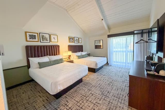 Room, 2 Queen Beds, Non Smoking (Golf View)