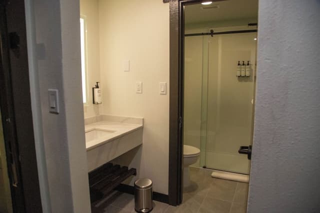 Suite, 1 King Bed, Non Smoking (Golf View, Wet Bar)