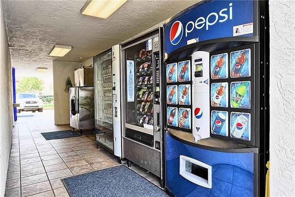 Motel 6 Petaluma1
