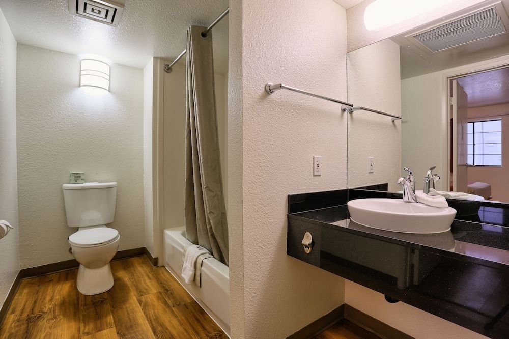 Motel 6 Petaluma2