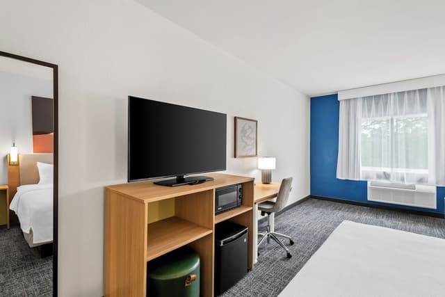 Room, 1 King Bed with Sofa bed
