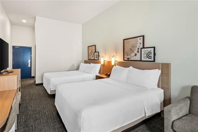 2 QUEEN BEDS WITH SOFABED