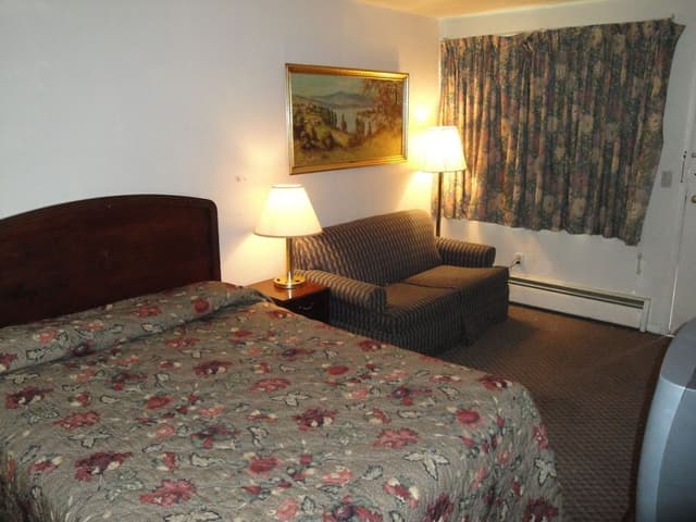 Standard Room, 1 Queen Bed