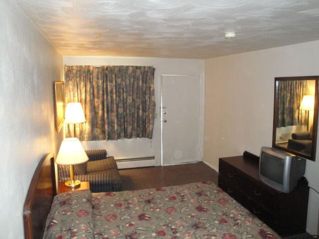 Standard Room, 1 Queen Bed