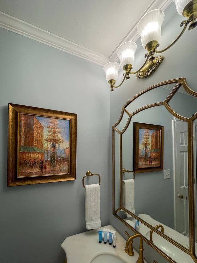 Luxury Main House Queen - J. Stephens Room