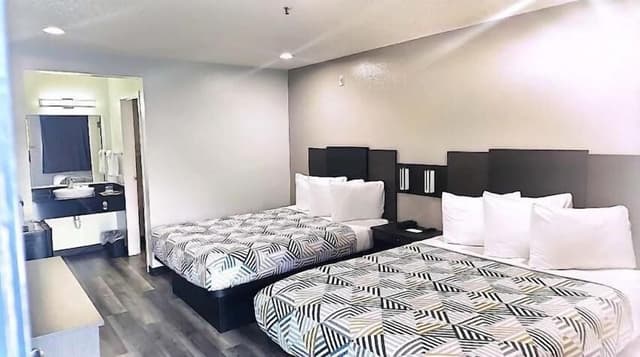 Standard Room, 2 Queen Beds, Non Smoking
