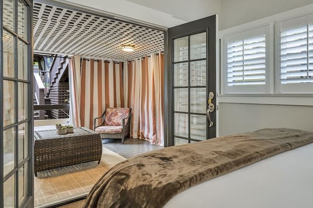 Luxury Room, 1 King Bed, Patio (Spring)