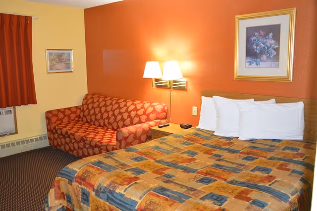 Basic Room, 1 Queen Bed, Non Smoking