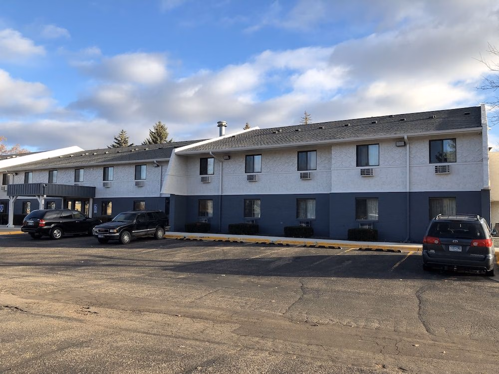 Americas Best Value Inn-Burnsville1