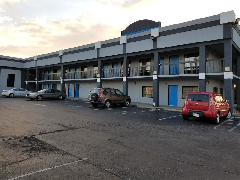 Gateway Inn and Suites0