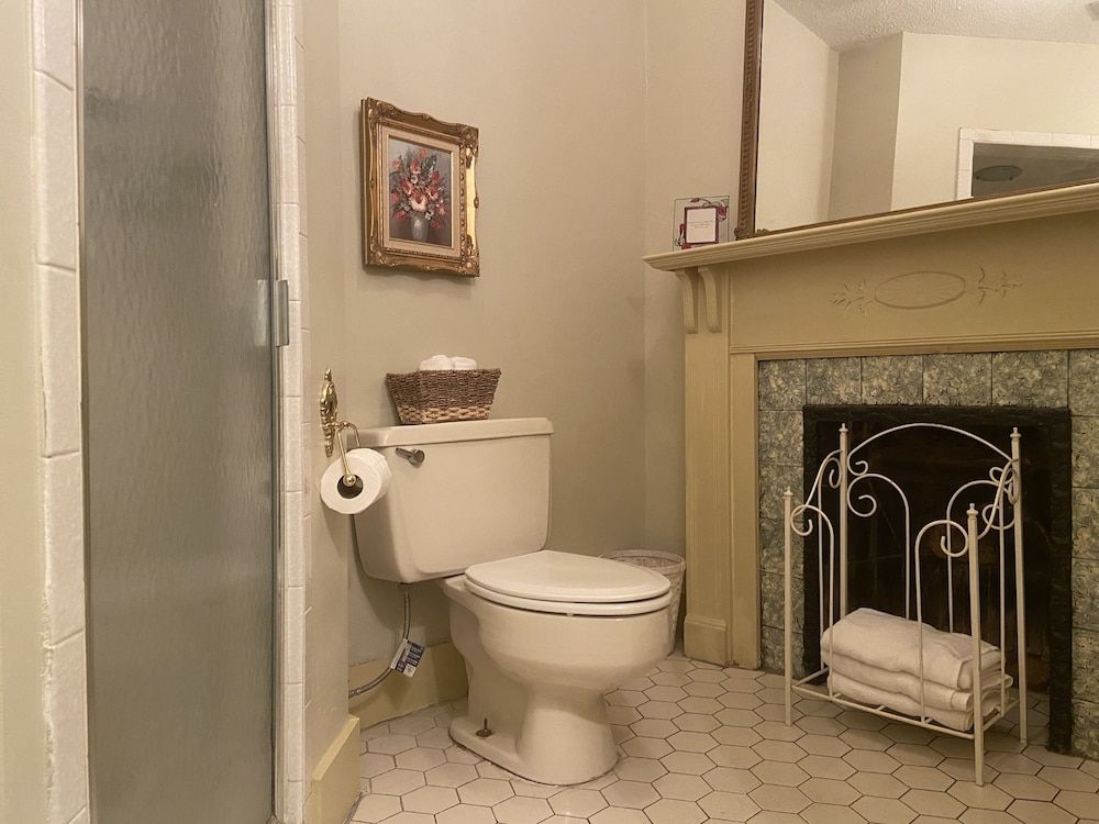 The Queen Anne Inn4