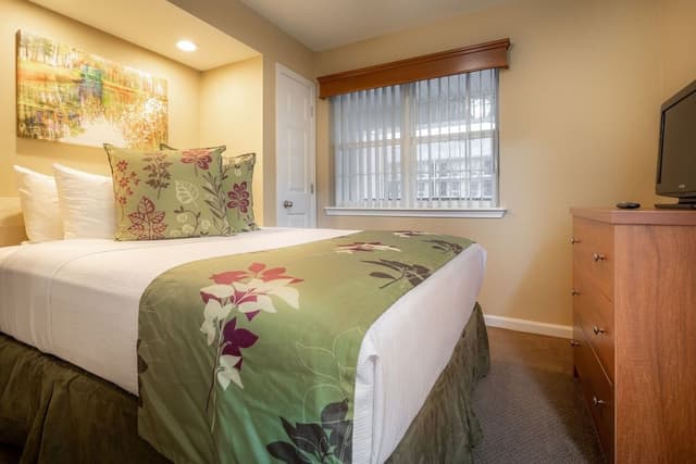 Standard Condo, 2 Bedrooms, Balcony