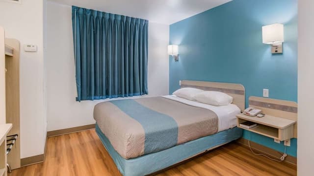 Standard Room, 1 Queen Bed, Non Smoking