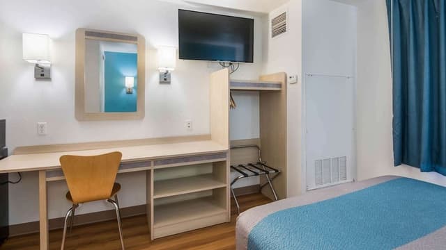 Standard Room, 1 Queen Bed, Non Smoking