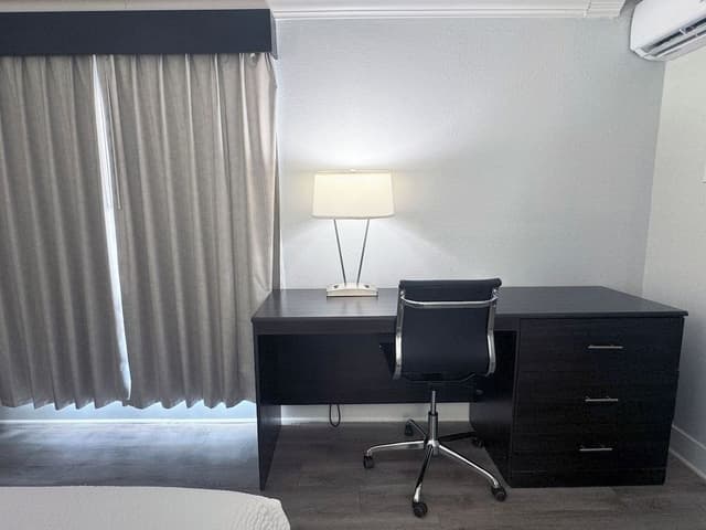 Suite, 1 King Bed with Sofa bed, Non Smoking (Mobility)