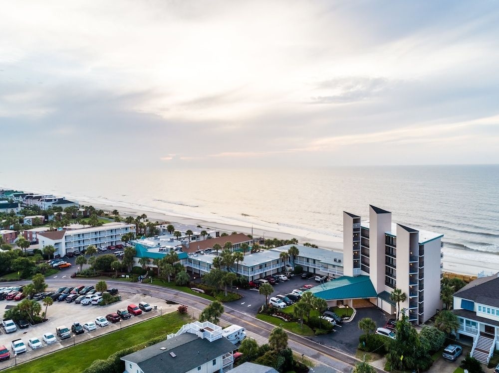 The Oceanfront Litchfield Inn2