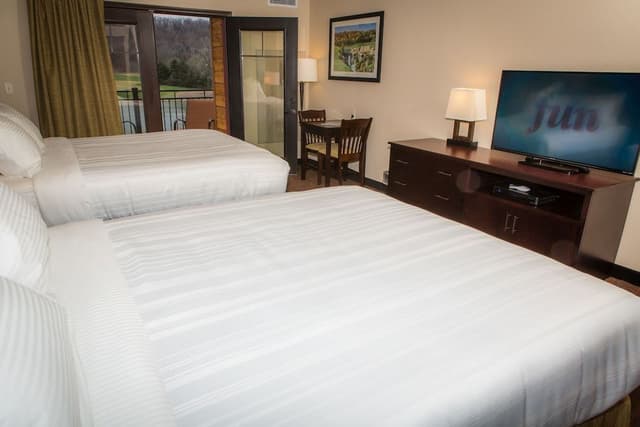 Standard Double Room, 2 Queen Beds