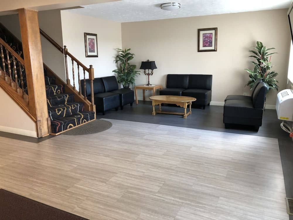 SKY LODGE INN AND SUITES SKY LODGE INN AND SUITES