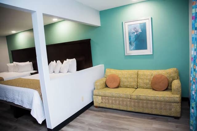 Room, Smoking (2 King Beds with Sofa Bed)