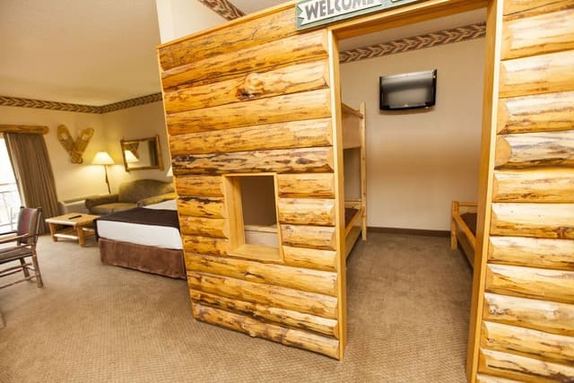 Kid Cabin Suite - Water Park Included