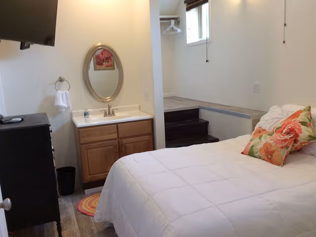 Apartment, Ensuite, Lake View (Miner's Castle Walk out)