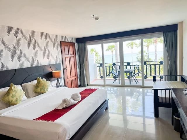 Deluxe Room, 1 King Bed