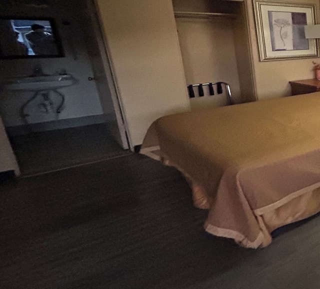 Deluxe Room, 2 Queen Beds, Non Smoking, Refrigerator & Microwave