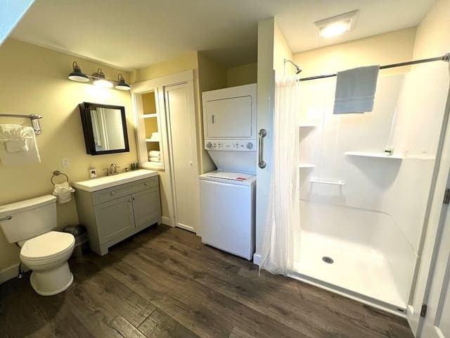 Carriage House Apartment (Off Site)
