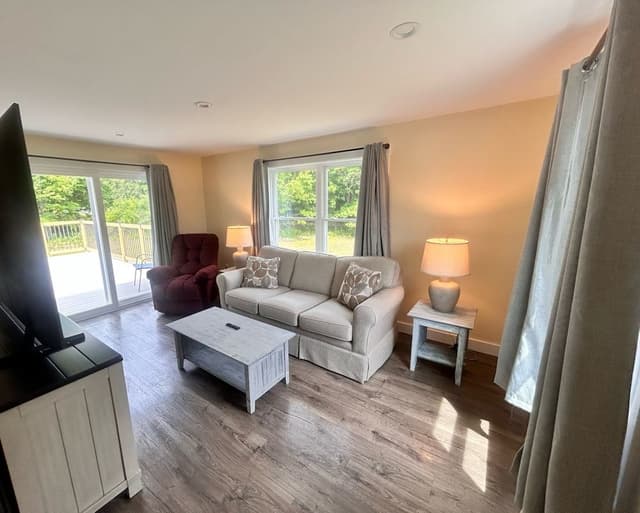 Carriage House Apartment (Off Site)