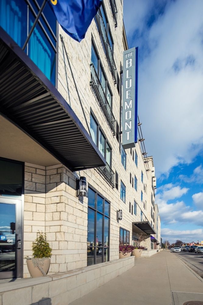 The Bluemont Hotel3